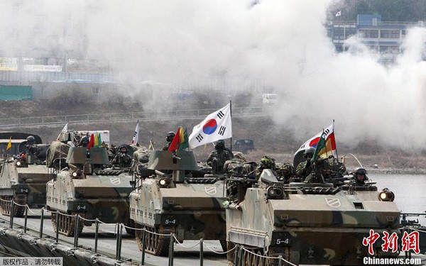 Seoul đang dựa vào sự hậu thuẫn của Mỹ để đẩy khu vực tiến nhanh hơn tới một cuộc chiến tranh “không đáng có“, trên thực tế mọi chuyện đều có thể thương thảo và đặt ra trên bàn đàm phán ngoại gia, tờ chinanews của TQ nhấn mạnh.