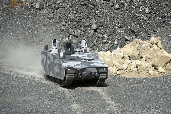 CV90 Armadillo chính là phiên bản mới nhất của dòng xe CV90 được trang bị cho Đan Mạch, theo đó những phiên bản nâng cấp đầu tiên đã được hoàn thành, tuy nhiên phải đến năm 2015 thì quốc gia châu Âu này mới chính thức được cung cấp hàng loạt xe CV90 Armadillo từ BAE Systems.