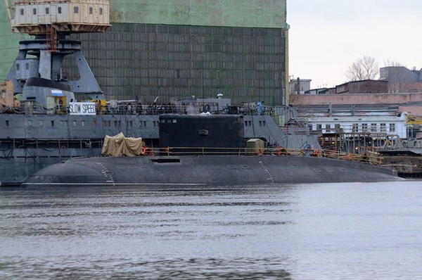 Chiếc tàu ngầm Kilo đầu tiên cho Việt Nam đã được Nga hạ thủy vào ngày 28/8/2012, và chiếc thứ hai được hạ thủy vào ngày 28/12/2012. Theo kế hoạch, 2 tàu Kilo đầu tiên sẽ được chuyển giao cho Việt Nam vào cuối năm 2013 hoặc chậm nhất là đầu năm 2014.
