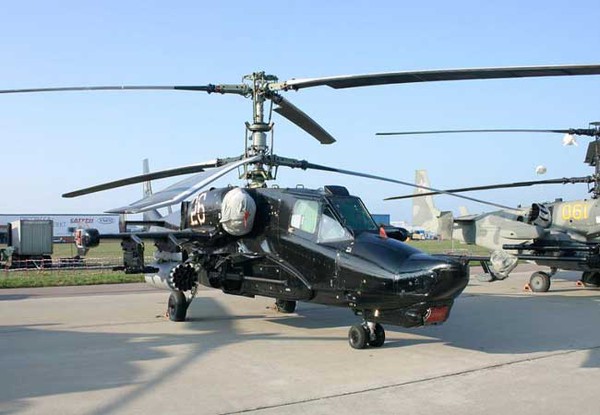 Loại trực thăng này do công ty Kamov bắt đầu thiết kế từ thập niên 1980 và được chấp nhận đưa vào sử dụng trong quân đội Nga năm 1995. Ka-50 Black Shark được thiết kế nhỏ gọn, nhanh và linh hoạt nhằm có được ưu thế tồn tại và khả năng tấn công.
