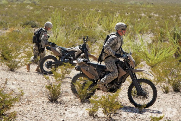 Zero MMX sẽ chỉ được sử dụng cho quân đội Mỹ. Hãng sản xuất Zero Motorcycles hy vọng khi được sản xuất hàng loạt sẽ có những giải pháp toàn diện cho loại xe này nhằm thỏa mãn các yêu cầu của giới quân sự. (Ảnh: Phiên bản xe máy quân sự AWD 450 của Christini)