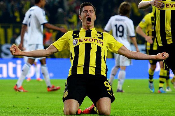 BẢN TIN CHIỀU 30/4: Man United chưa thể có đượ Lewandowski