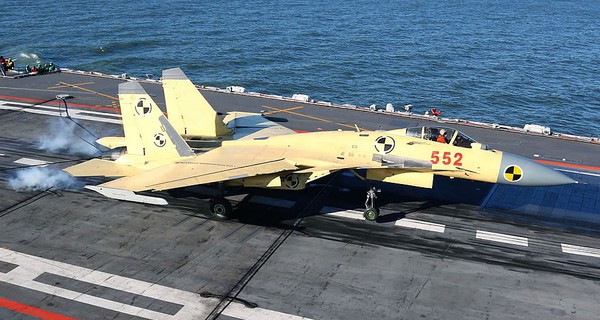 
	J-15 là tiêm kích tiêu chuẩn để trang bị cho tàu sân bay Liêu Ninh.