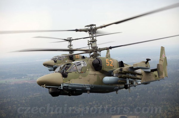 Trực thăng chiến đấu Ka-52 Alligator do Cục thiết kế Kamov phát triển từ Ka-50 với một số sửa đổi ở buồng lái. Đây được xem là trực thăng chiến đấu độc đáo nhất thế giới, sở hữu những đặc tính không một thiết kế nào của Mỹ có được.