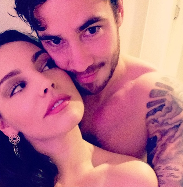 
	Kelly Brook và Danny Cipriani vui vẻ thâu đêm suốt sáng bên nhau