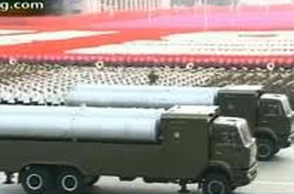 Ngoài S-200, Triều Tiên được cho là đang nỗ lực phát triển hệ thống tên lửa phòng không tầm xa. Trong một bức ảnh tại lễ duyệt binh của quân đội nước này đã từng xuất hiện xe mang phóng của hệ thống tên lửa KN-06 (tầm bắn 90-150km) có kiểu dáng tương tự S-300 của Nga. Tuy nhiên, không rõ tình hình phát triển hiện tại của KN-06.