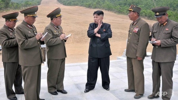 
	Ông Kim Jong Un thị sát công trường xây dựng khu trượt tuyết - nghỉ dưỡng đẳng cấp thế giới ở Triều Tiên.