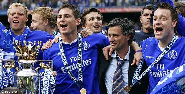 
	Ở lại Chelsea, Lampard nhiều khả năng sẽ được hội ngộ cùng Mourinho, HLV nhiều khả năng sắp về The Blues