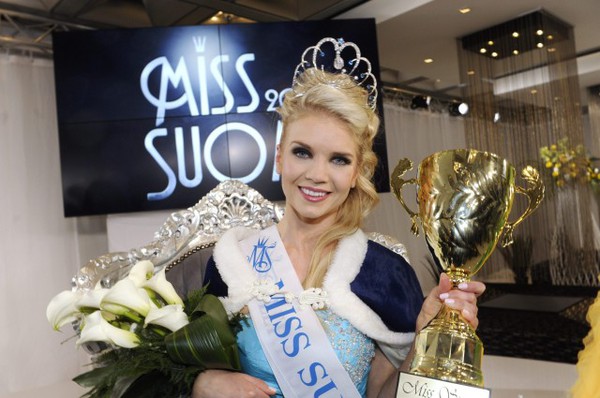 
	Lotta Hintsa đăng quang ngôi Hoa hậu Phần Lan 2013