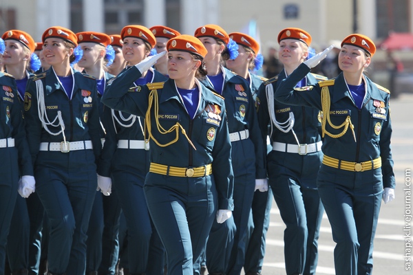 Xem nữ quân nhân Nga đẹp lộng lẫy trong lễ diễu binh