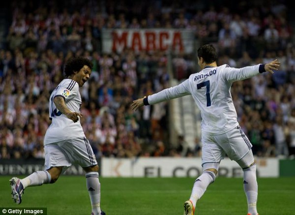 Barca thắng nhờ “kép phụ”, Kền kền vẫn “dựa hơi” Ronaldo