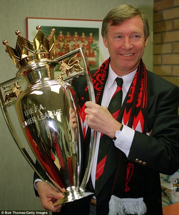 Sir Alex Ferguson chính thức chia tay Man United