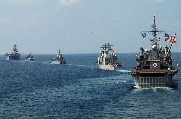 Hải quân Hàn Quốc thường xuyên tham gia các cuộc tập trận hàng năm với Hải quân Mỹ để trau dồi kinh nghiệm tác chiến.