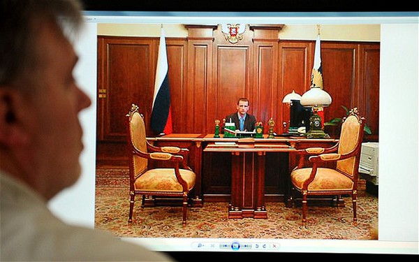 
	Ảnh chụp Alexei Ustimchuk trong văn phòng Tổng thống Putin
