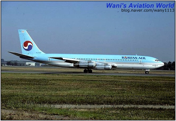 Chiếc Boeing-707 mang mã hiệu KAL-858 tại sân bay Abu Dhabi vào ngày 29-11-1987.