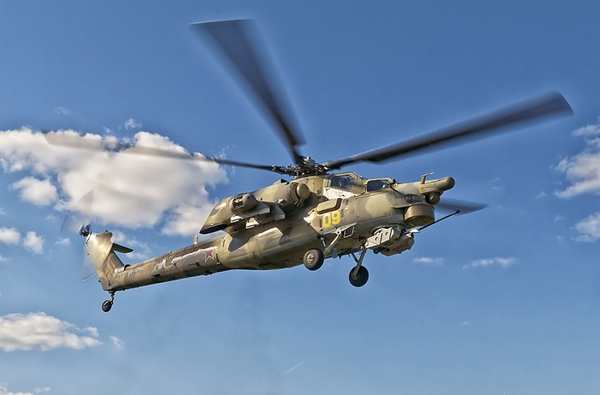 So với trực thăng chiến đấu tối tân nhất của Mỹ AH-64 A/D Apache, Mi-28 không hề thua kém về sức mạnh hỏa lực. Nhưng nếu xét về hệ thống điện tử thì Mi-28 vẫn còn “thua vài bậc”. Có lẽ đây chính là lý do mà Mi-28 bị AH-64 đánh bại trong gói thầu mua trực thăng của Ấn Độ.