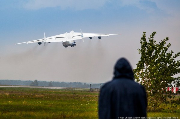 An-225 trang bị 6 động cơ tuốc bin phản lực cánh quạt đẩy Progress D-18.