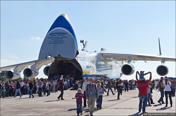 Tháng 11/2004, Liên đoàn Hàng không Quốc tế (FAI) đã đưa An-225 vào Sách kỷ lục Guinness với 240 kỷ lục.