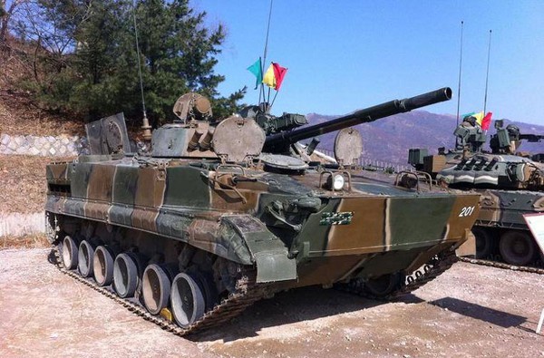 Xe chiến đấu bộ binh BMP-3 trang bị lớp giáp dày chống đạn xuyên giáp cỡ 30mm ở cự ly 300m. Ngoài ra, xe có thể lắp thêm lớp giáp phản ứng nổ chống chịu vũ khí chống tăng hạng nặng.