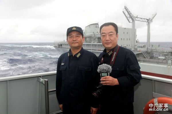 Sĩ quan chỉ huy hạm đội Đông Hải, Trung Quốc trên tàu chiến