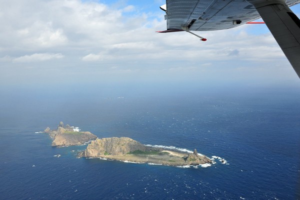 Nhóm đảo Senkaku dưới ống kính phóng viên Tân Hoa Xã đi theo chiếc B-3738 Hải giám Trung Quốc