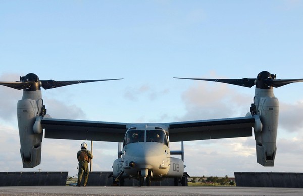 Cận cảnh máy bay vận tải quân sự MV-22 Osprey của quân đội Mỹ