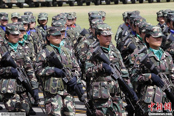Philippines gọi nhập ngũ khá nhiều phụ nữ vào phục vụ trong quân đội