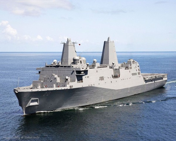 Tàu chiến tàng hình Arlington LPD 24 lớp LPD 17 vừa được bàn giao cho Hải quân Mỹ ngày 7/12
