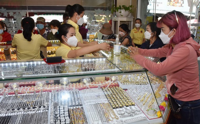 Giá vàng hôm nay của thế giới suy yếu Giá vàng hôm nay của thế giới suy yếu