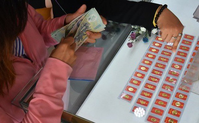 Giá vàng hôm nay của thế giới biến động nhẹ Giá vàng hôm nay của thế giới biến động nhẹ