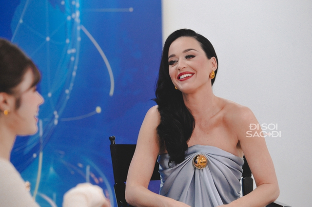 Trọn bộ ảnh HD cận cảnh nhan sắc siêu sao Katy Perry ở lễ trao giải VinFuture 2023: Nét đẹp cổ điển mãn nhãn, nhưng sáng nhất là nụ cười!- Ảnh 6.