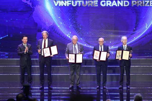 Giải thưởng chính VinFuture trị giá 3 triệu USD vinh danh 4 nhà khoa học với phát minh đột phá về năng lượng xanh- Ảnh 1.