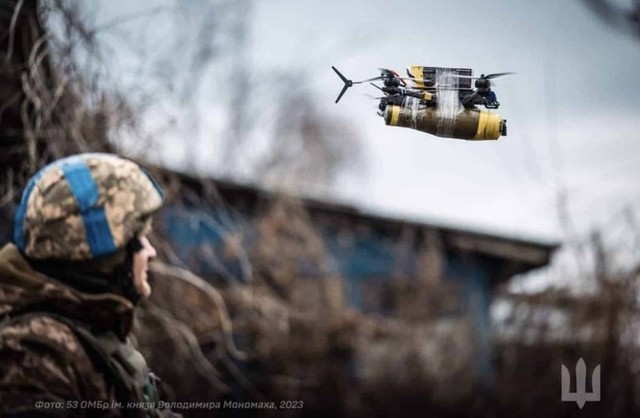 UAV thay thế đạn pháo ở chiến địa Avdiivka- Ảnh 1.