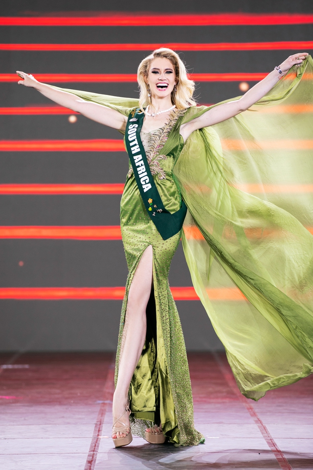 Chung kết Miss Earth 2023: Lan Anh - Việt Nam giành ngôi Hoa hậu Nước, người đẹp Albania đăng quang Hoa hậu Trái đất- Ảnh 28.