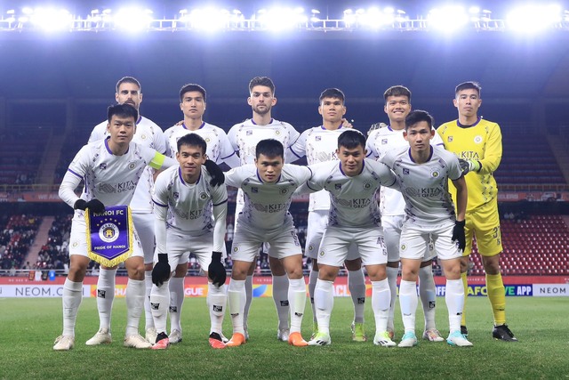 Trung vệ tuyển Việt Nam báo tin kém vui, HLV Troussier thêm đau đầu cho bản danh sách Asian Cup- Ảnh 1.