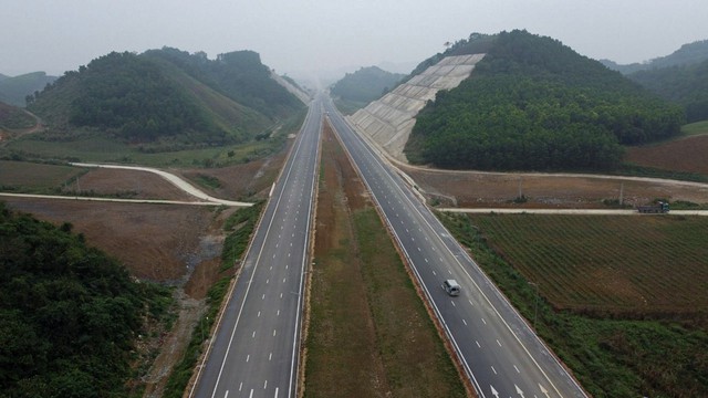 Số dự án cao tốc đạt kỷ lục trong năm 2023: Khánh thành 9 cao tốc với gần 500km- Ảnh 1.