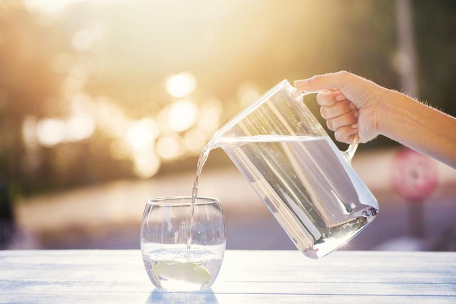 2 loại nước rẻ tiền giúp đào thải rượu hiệu quả, bảo vệ gan và não khỏi tác hại của rượu- Ảnh 1.