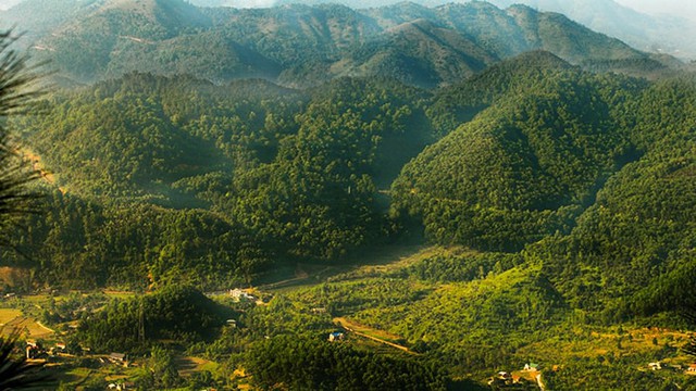 Chinh phục nơi được mệnh danh là "nóc nhà Thủ đô": Cách trung tâm chỉ 40km, thì ra là cái tên quen thuộc- Ảnh 1.