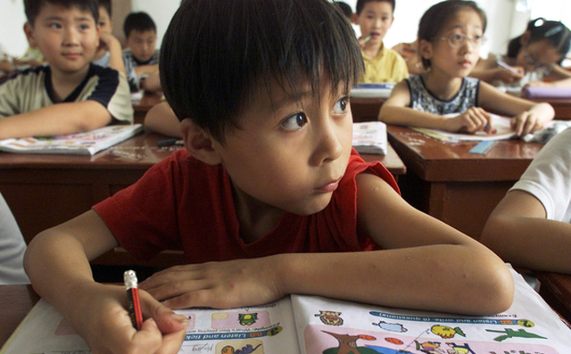 Nếu không thể kiểm soát được việc học của con, cha mẹ có thể làm theo quy  tắc 'ngược đời'