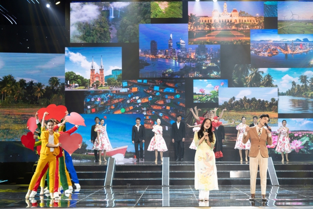 Mỹ Linh, Võ Hạ Trâm và dàn “chị đẹp” cùng khán giả VTV chào năm mới 2024- Ảnh 1. Mỹ Linh, Võ Hạ Trâm và dàn “chị đẹp” cùng khán giả VTV chào năm mới 2024- Ảnh 1.