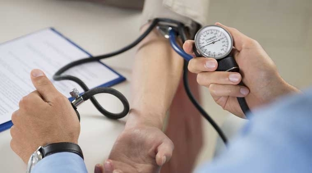 Nam thanh niên 25 tuổi bất ngờ phát hiện mắc tăng huyết áp: Bác sĩ cảnh báo 2 thói quen làm tăng nguy cơ- Ảnh 1.