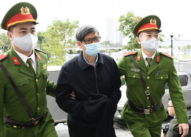 Cựu Bộ trưởng Nguyễn Thanh Long nhận hối lộ nhiều nhất vụ Việt Á với hơn 51 tỷ đồng bị tuyên 18 năm tù- Ảnh 1.