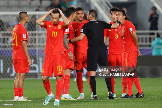 Gây thất vọng trước đối thủ đứng thấp hơn 27 bậc, tuyển Trung Quốc gặp khó tại vòng bảng Asian Cup- Ảnh 3.