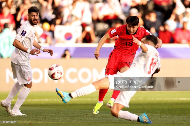 Son Heung-min tịt ngòi, tuyển Hàn Quốc thoát hiểm nhờ siêu phẩm như Messi của sao PSG- Ảnh 4.