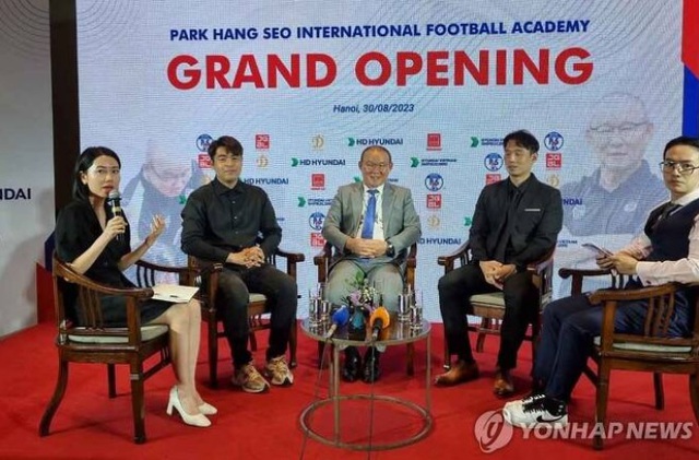 Người đại diện chính thức lên tiếng trước tin HLV Park Hang-seo gia nhập đội bóng Việt Nam- Ảnh 1.