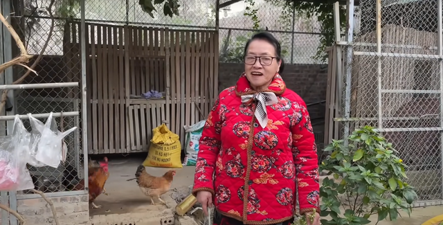 Thêm một chuyện tình "đũa lệch" nổi tiếng Cao Bằng: Cô dâu 72 tuổi lên xe hoa lần 3 với chồng trẻ mặc con cháu phản đối- Ảnh 6.