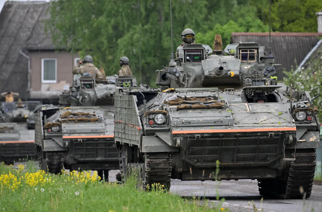 90.000 lính rầm rộ hành quân xuyên châu Âu, áp sát biên giới Nga: Cảnh cáo "sấm sét" của NATO tới Moscow?- Ảnh 2.