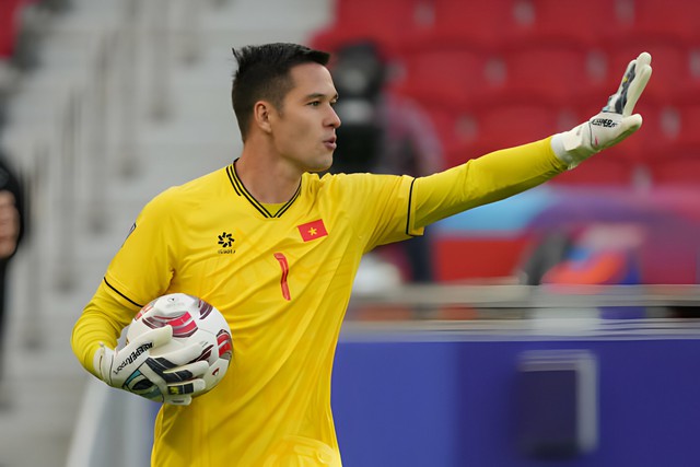 Lọt top 5 Asian Cup, thủ môn Filip Nguyễn chứng minh HLV Troussier đã đúng- Ảnh 4.