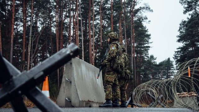 Vừa bị ông Putin cảnh cáo, nước EU tung kế hoạch với hàng trăm boong-ke tại biên giới Nga: Căng thẳng cao- Ảnh 1.