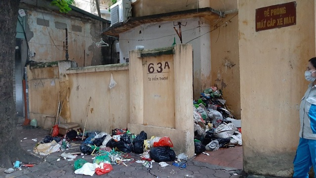 Hé lộ thông tin về bà cụ nhặt rác ở trong ngôi nhà chục tỷ trên đường Tô Hiến Thành- Ảnh 1.